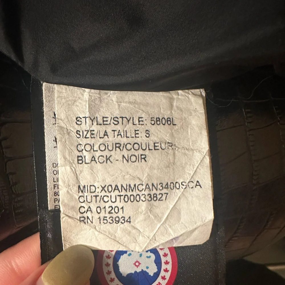 Canada Goose Coat - Picture 9 of 9